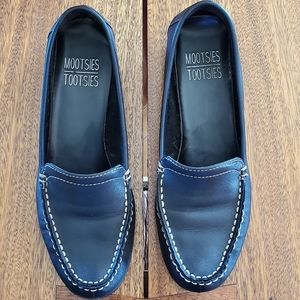 Mootsies Tootsies Maggie Black Leather Loafer, 6